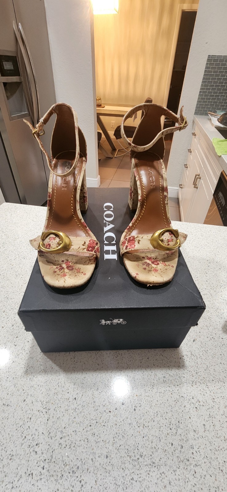 Coach Floral Block Heel Sandals Women’s 7,5 Cream Canvas Gold C Logo Ankle Strap