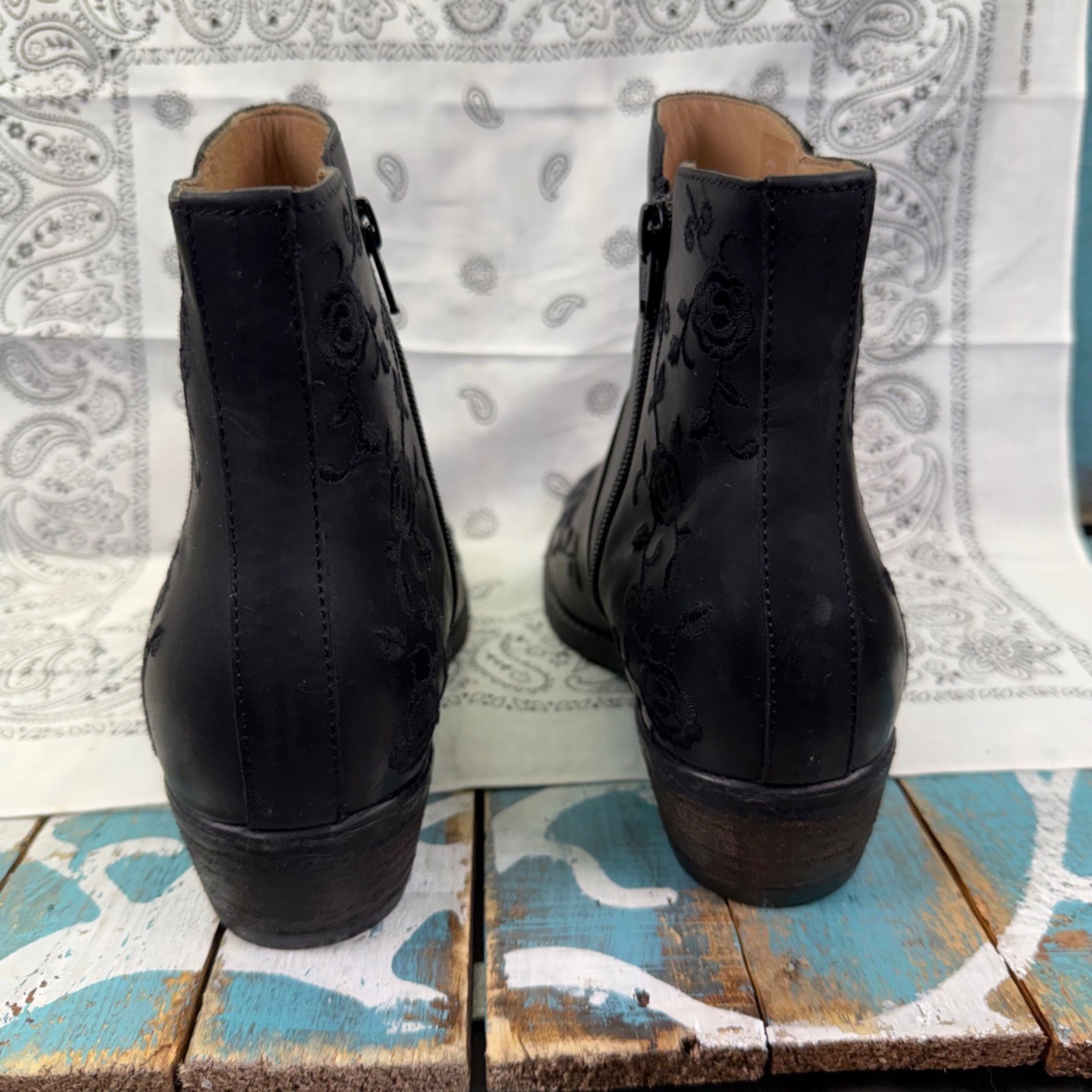 NEW Taos Privilege 2 Full Grain Leather Embroidered Side Zip Boot Woman 40/9-9.5