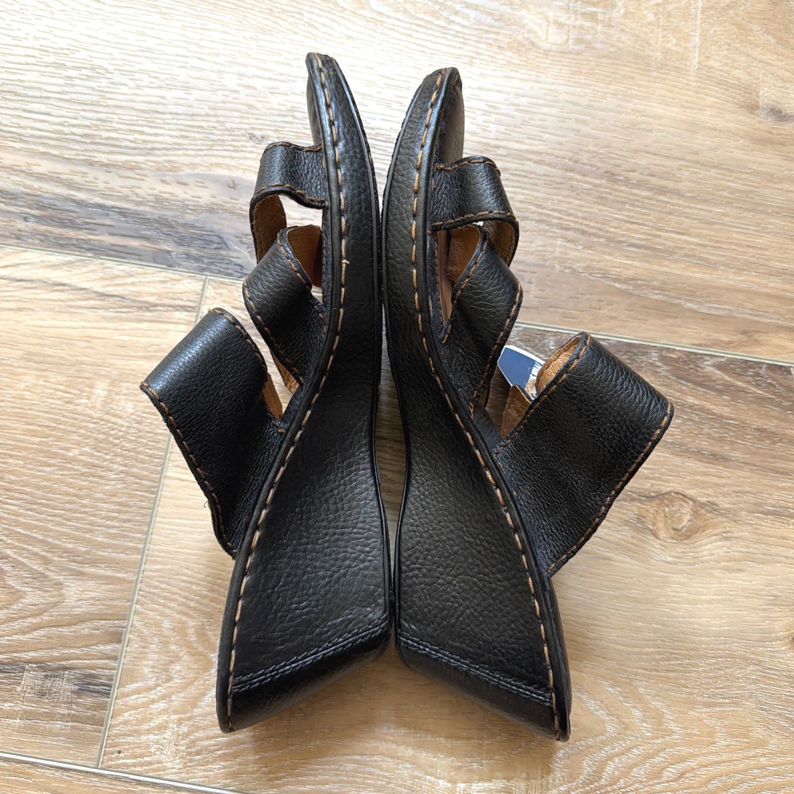 Børn Black Leather Crisscross Buckle Wedge Sandals Size 10 Slip On NWOB Shoes