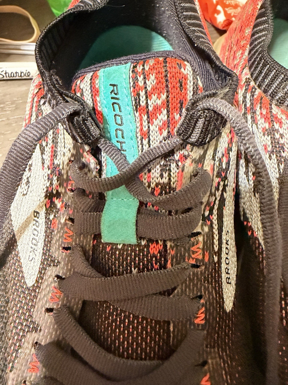 Size 9.5 – Brooks Ricochet Black Pink Aqua