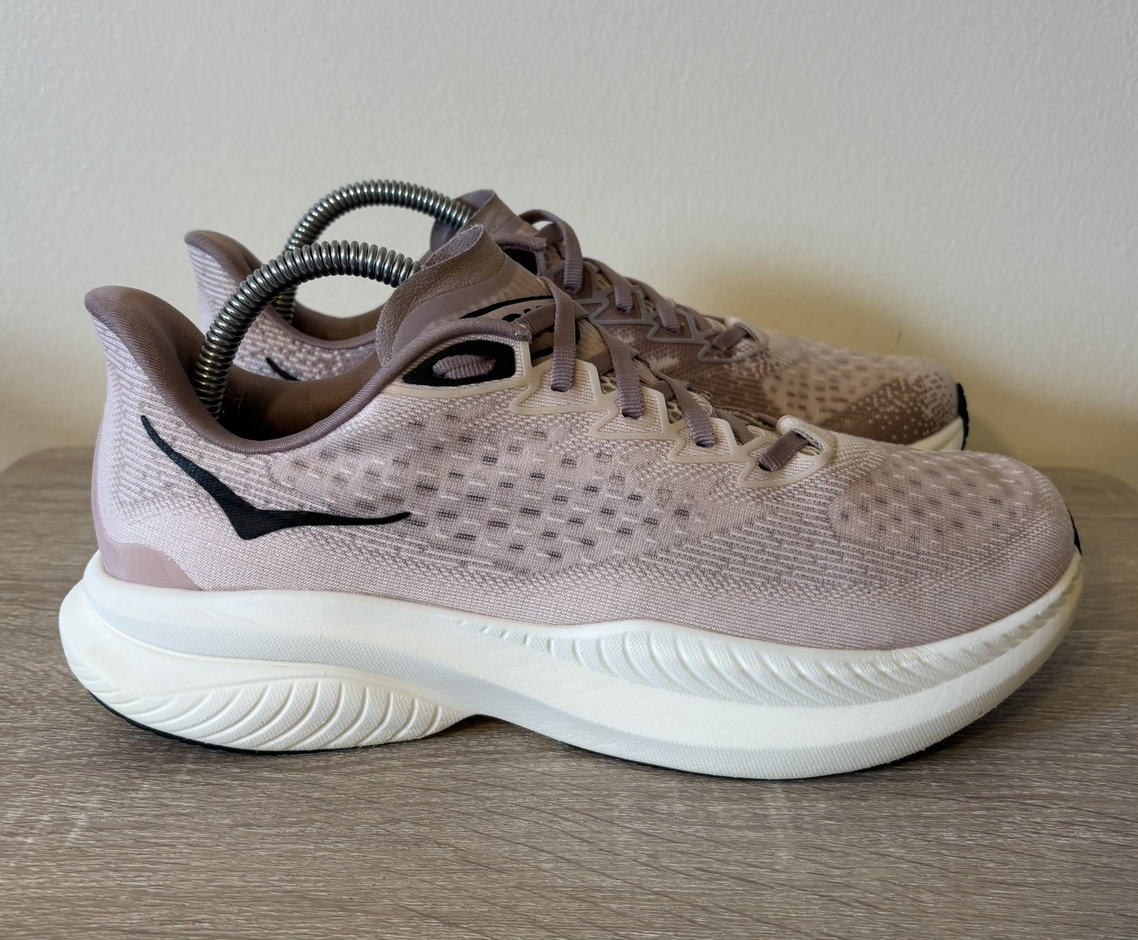 Hoka One One Mach 6 LA Women’s Cosmic Pearl Quartzite Pink size 9.5 B