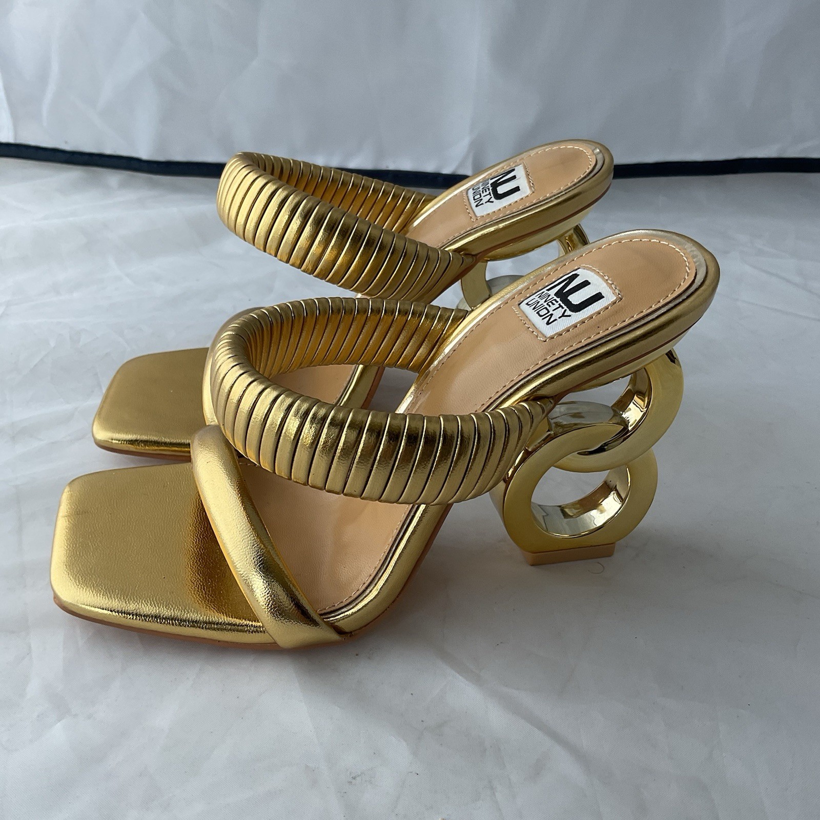 Ninety Union Women’s Gold Raddle Metallic Heel Sandals Shoes Size 4 -G4