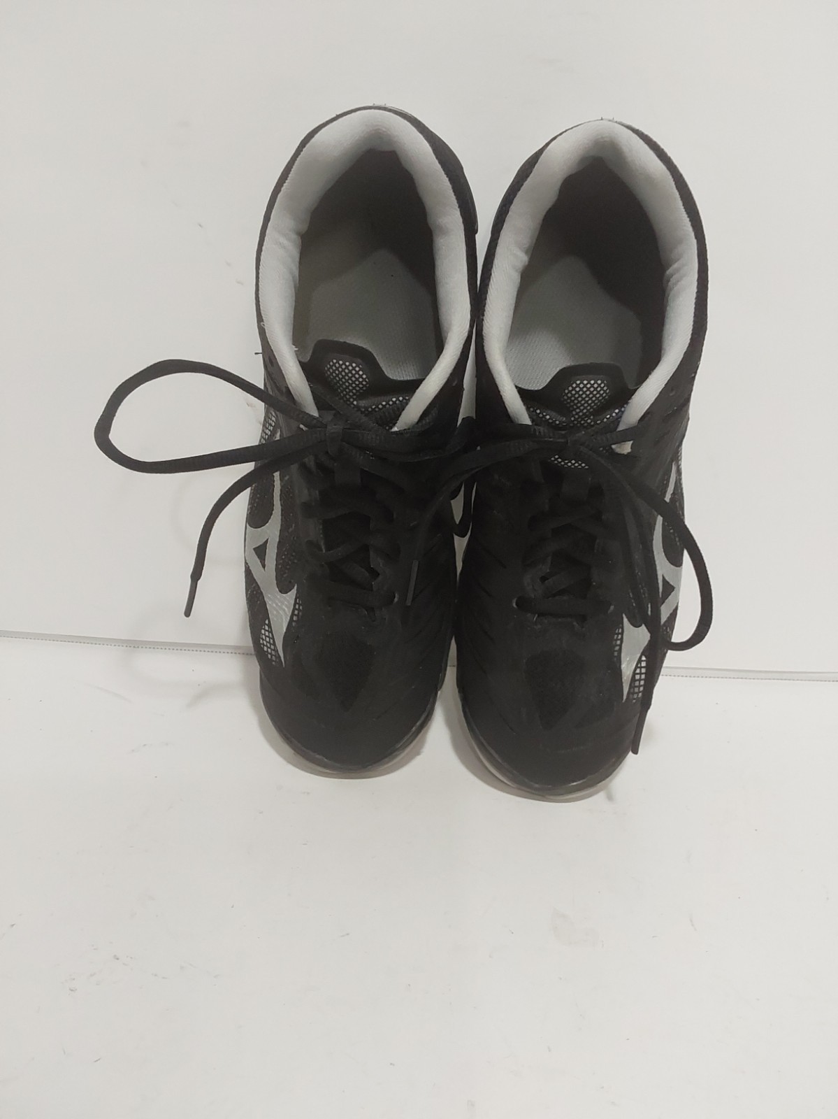MIZUNO WAVE LIGHTNING Z4 BLACK ATHLETIC LADIES 9 SHOES