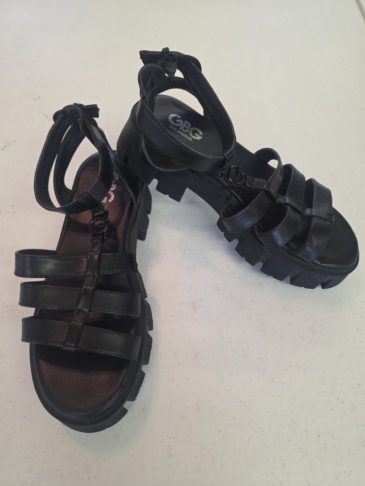 GBG Los Angeles Womens Gladiator Platform Sandals Black Lug Sole EUC Clean 8.5M