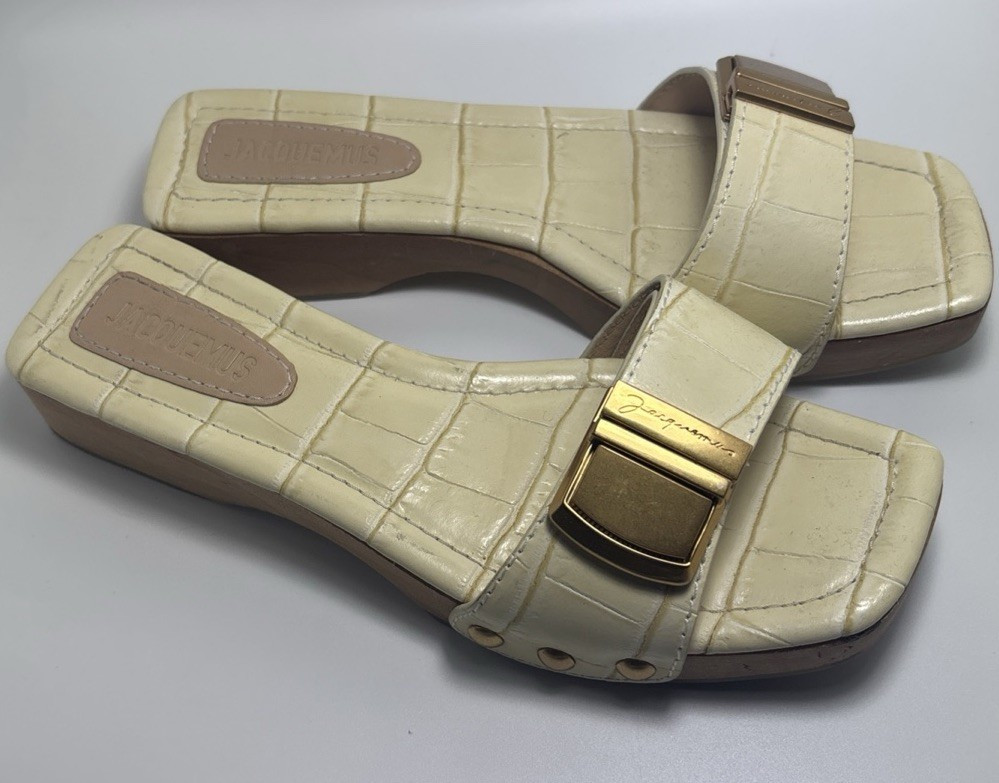 Jacquemus Beige Croc Embossed Leather Slide Sandals Buckle Logo EU 37/ US 6.5-7