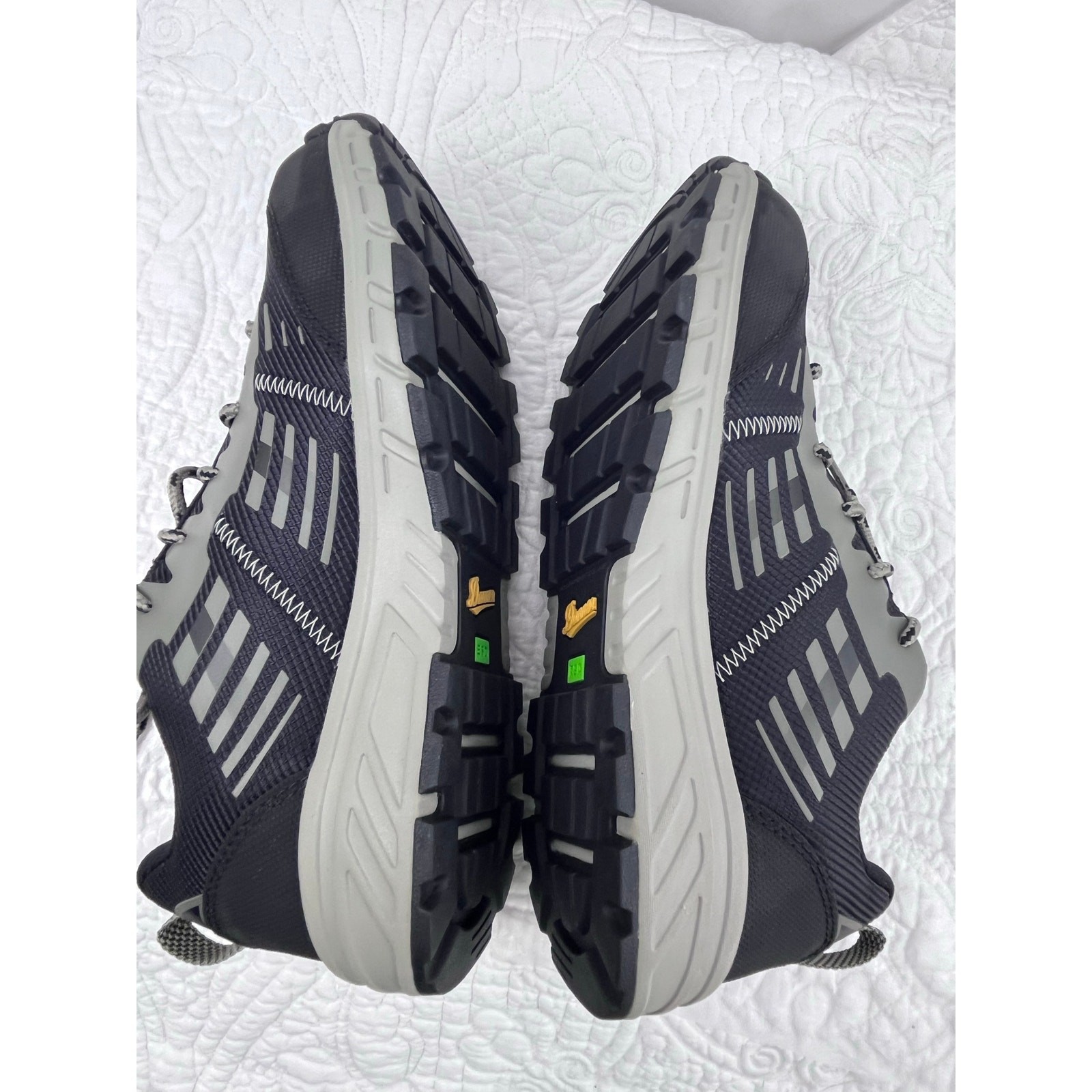 NWOB Danner Women’s 8.5 Black Run Time Non-Metalic Toe Lace Up Mesh Shoe NEW