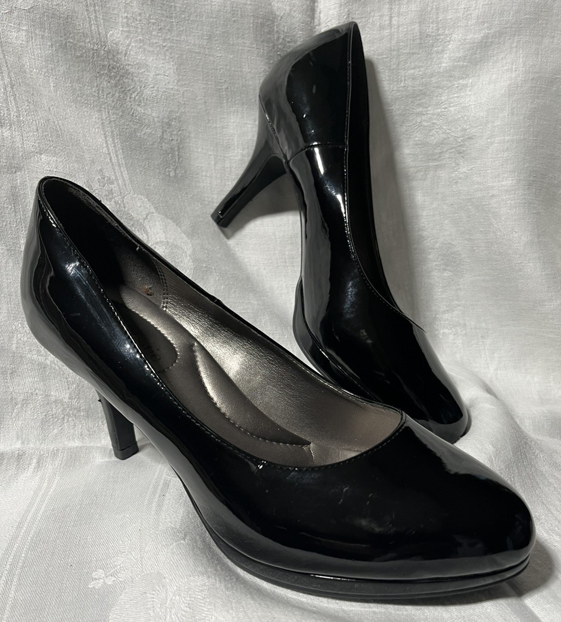 Kelly & Katie Black Patent Pumps Round Toe Cushion Comfort Slip On Shoe Sz 8.5