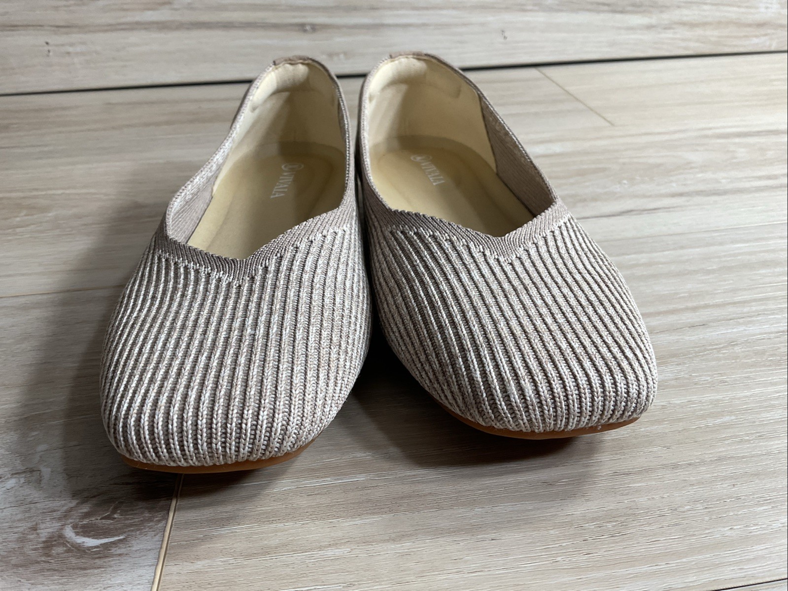 Vivaia Margot 2.0 Ballet Flats Sz 6.5 EU 37 Beige Ivory Square Toe V Cut Comfort