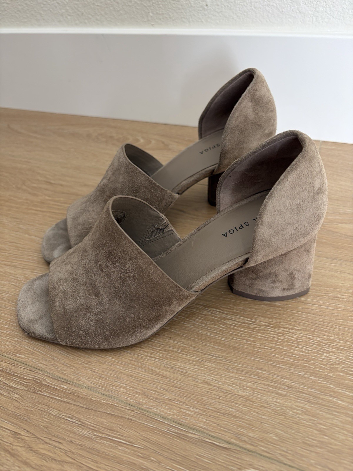 Via Spiga Women’s Suede Open Toe Sandal Size 5.5