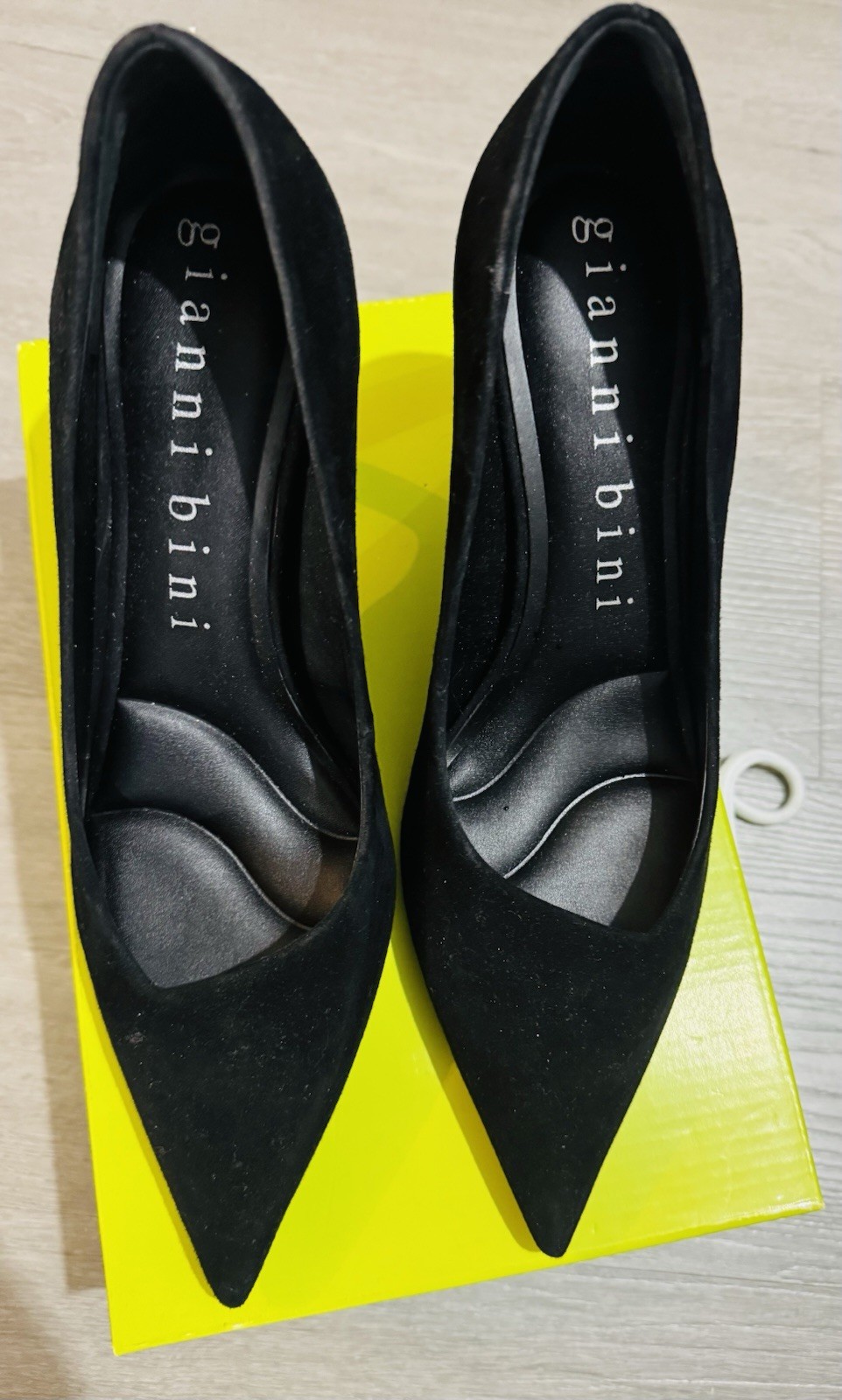 Gianni Bini Darciee Suede Pointed Toe Visit Curved Heel Pumps Size 8
