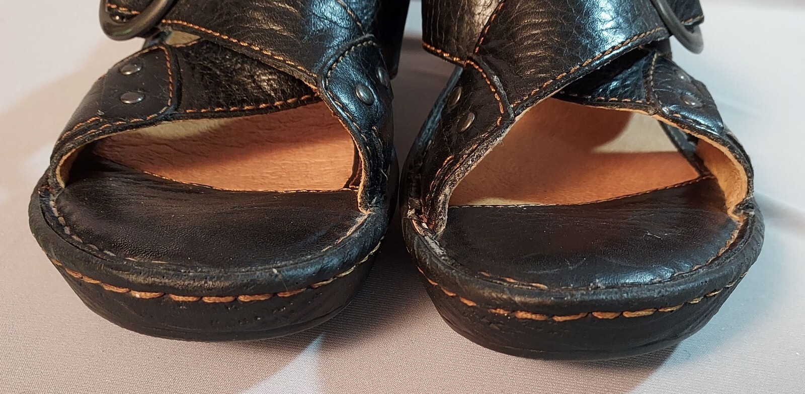 Born – ladies brown leather buckle sandals open back – 2.75 in heels – size 9