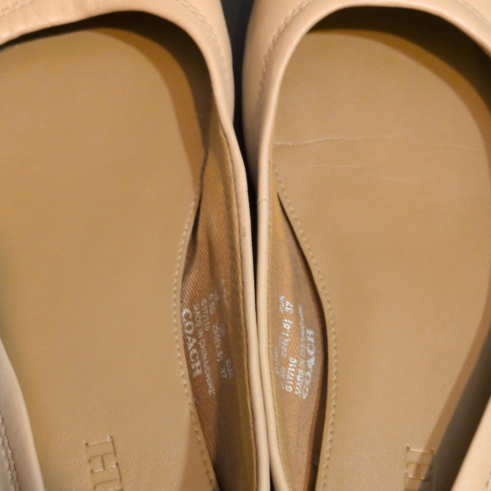 Coach Women’s Beige Leather Cap Toe Logo Ballet Flats Slip-On 6.5