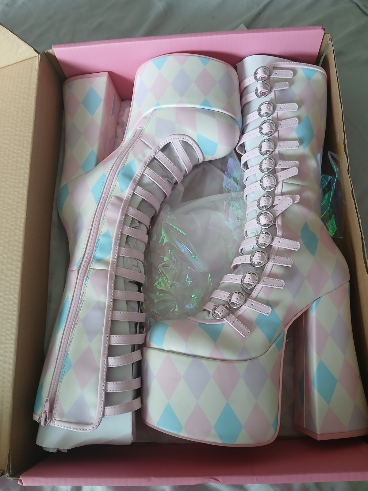 sugar thrillz platform women’s boots