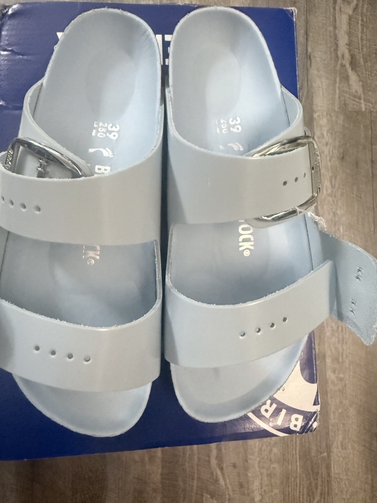 BIRKENSTOCK ARIZONA BIG BUCKLE LEATHER HIGH SHINE BABY BLUE 39 EU 8-8.5 US