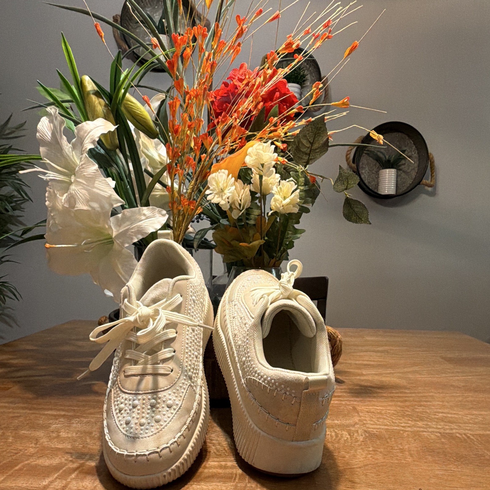 Nicole Miller Men’s Beige Leather Low-Top Lace-Up Sneakers w/ Pearl Studs