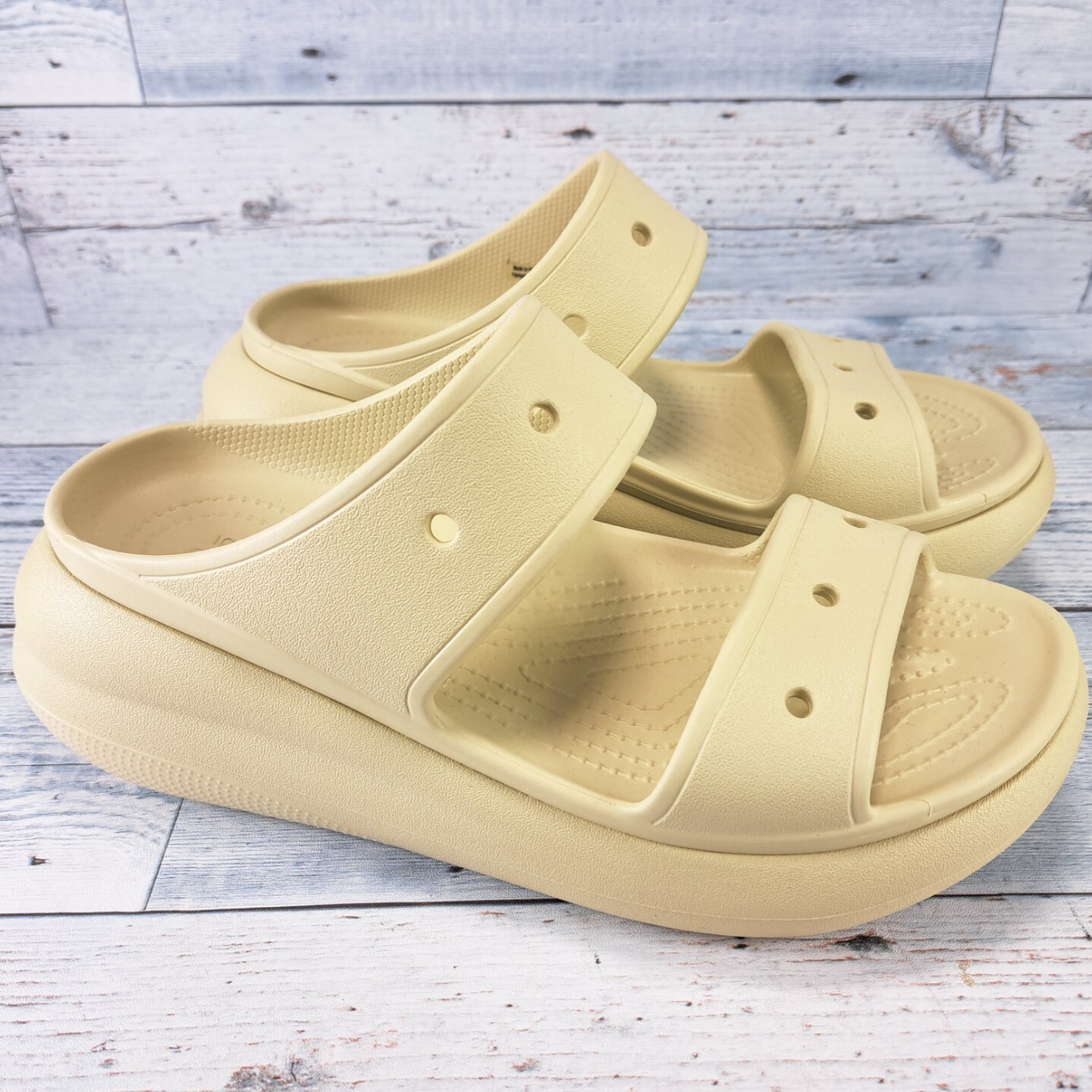 New Crocs Classic Crush Sandal Women’s 9 Mens 7 Bone/Tan