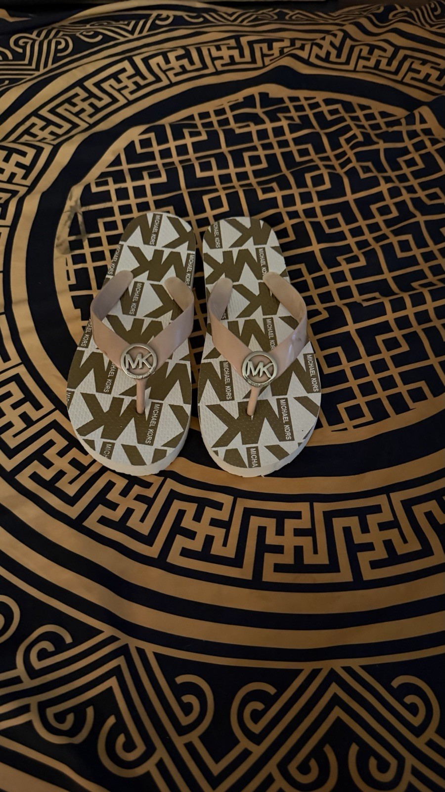 Michael Kors Women’s Logo Flip Flop Sandals Size 6 White Gold Blush Slip On