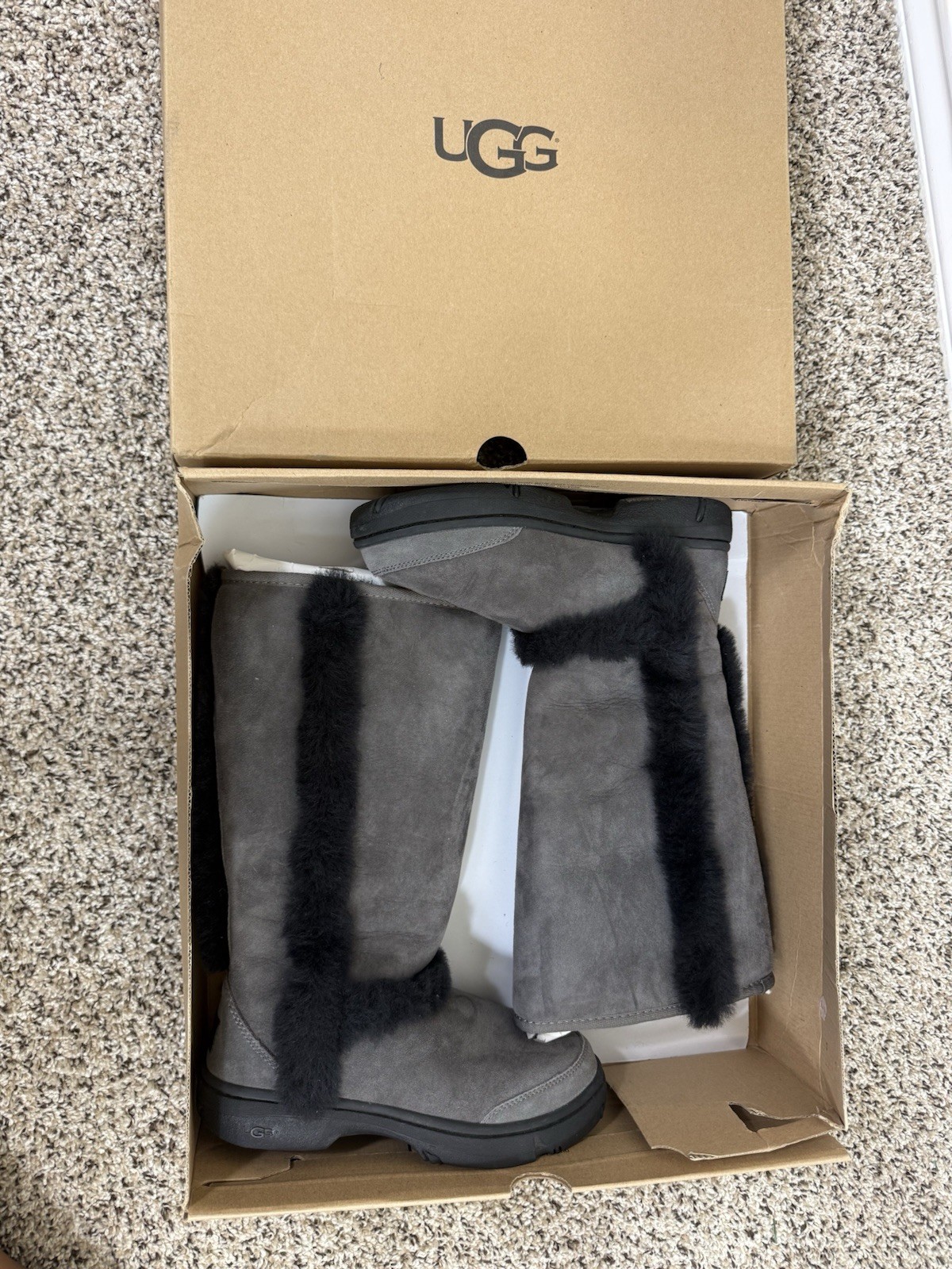 UGG Sunburst Grey Black Tall Shearling Boots Size 5 Winter Rubber Sole Womens