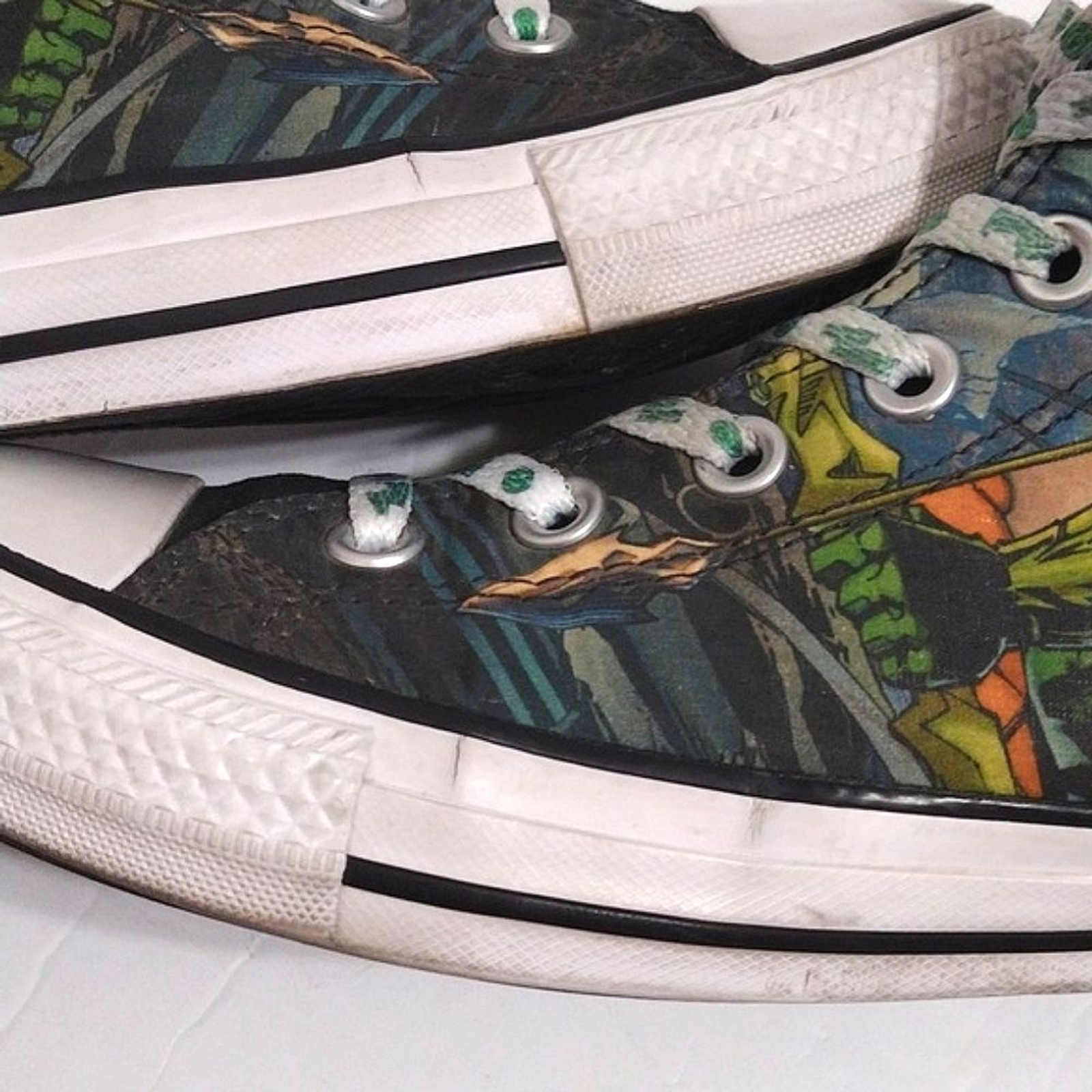 DC Comics Converse Green Arrow Superhero High Top Sneakers Unisex Men 6, Women 8