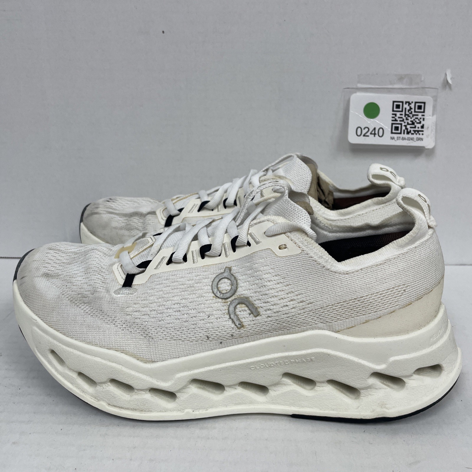 On Cloudsurfer Max U.S. Women’s Size 10 White Missing Insoles