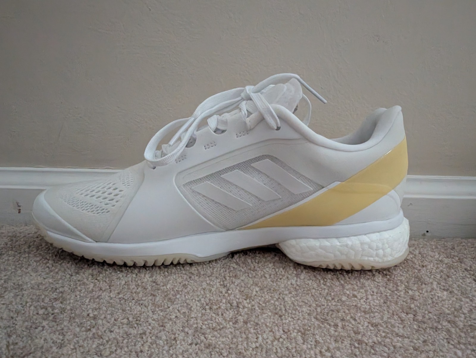 NWOB Adidas Avaluxe Tennis Shoes Lace Up Sneakers, White/Orange Tint, Sz 8.5