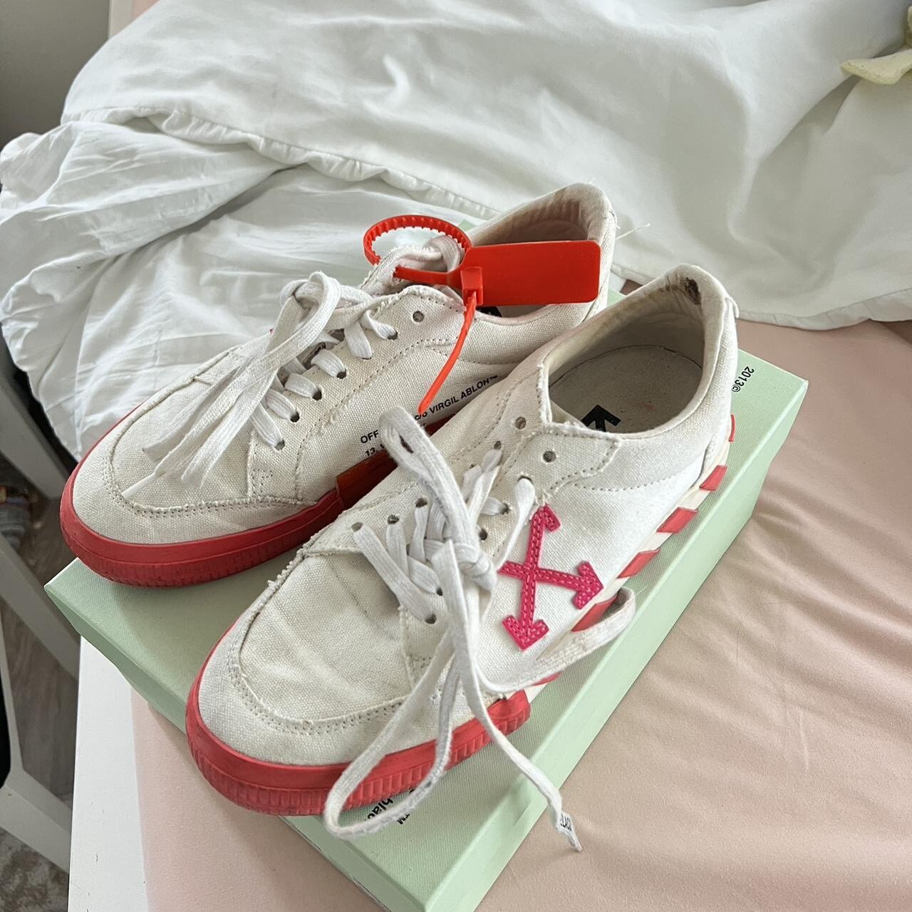 Off White Vulcanized Bicolor Low-Top Sneakers White Fuchsia Sz 10 Women