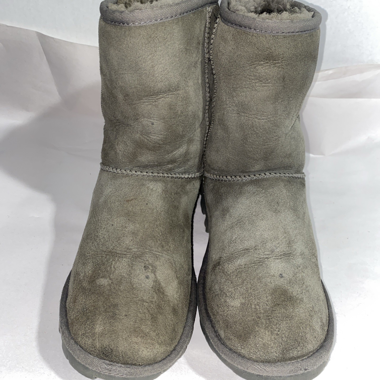 UGG Essential Short 5835 Gray Women’s Size 9 Snow Boots Lined Suede