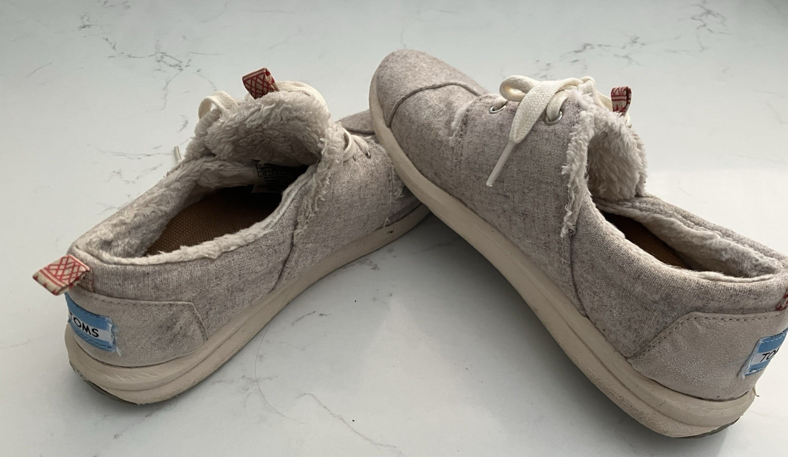 Women’s 7 Sneakers TOMS Del Rey w/shearling Oatmeal canvas outer