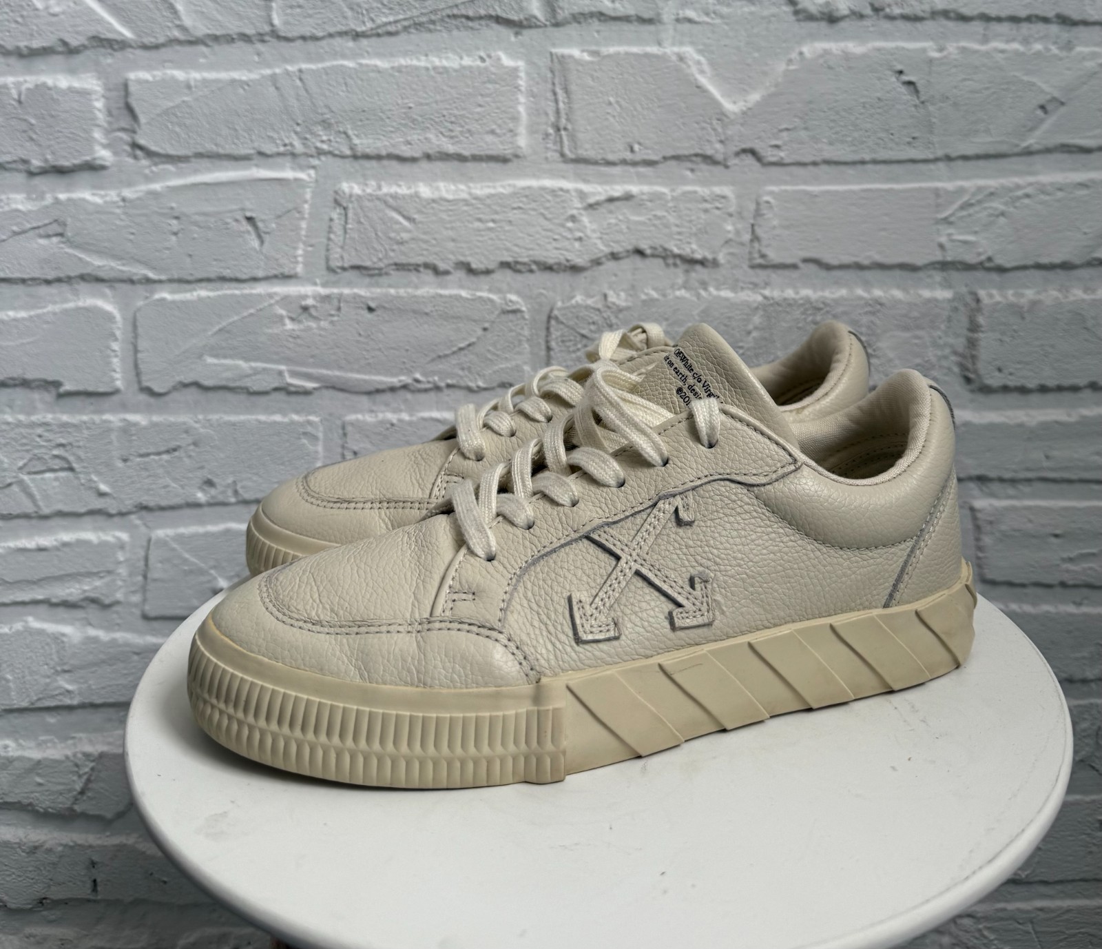 Off-White Leather Vulcanized Low sneakers cream white size 37