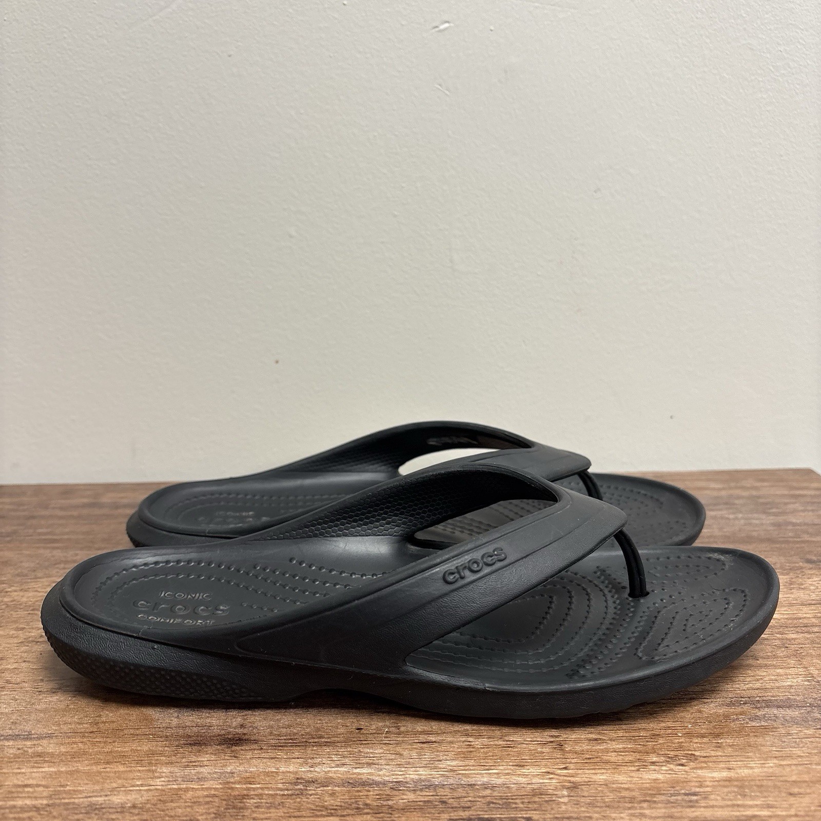 Crocs Baya II Women’s Flip Flops US 7 Black Beach Travel Vacation Pool Summer