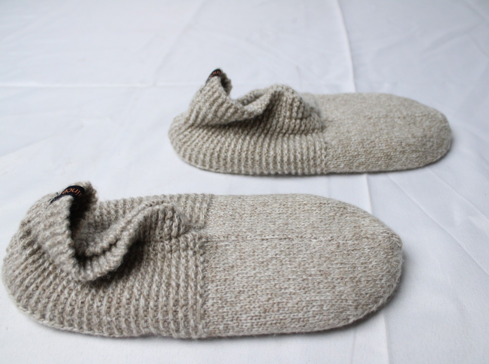 Quince Women’s Fleece Lined Gripper Slipper BE5 Natural See Description