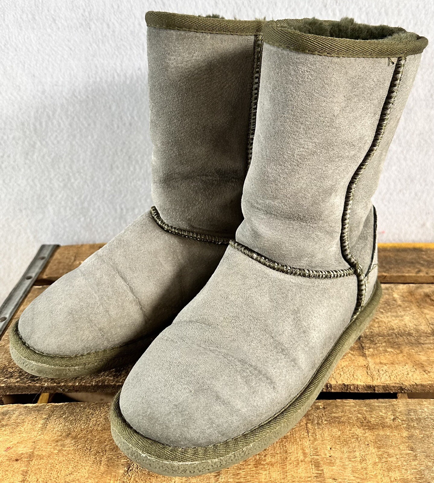 LAM Shearling Boots Gray Comfort Women’s Sz 6 EU 37