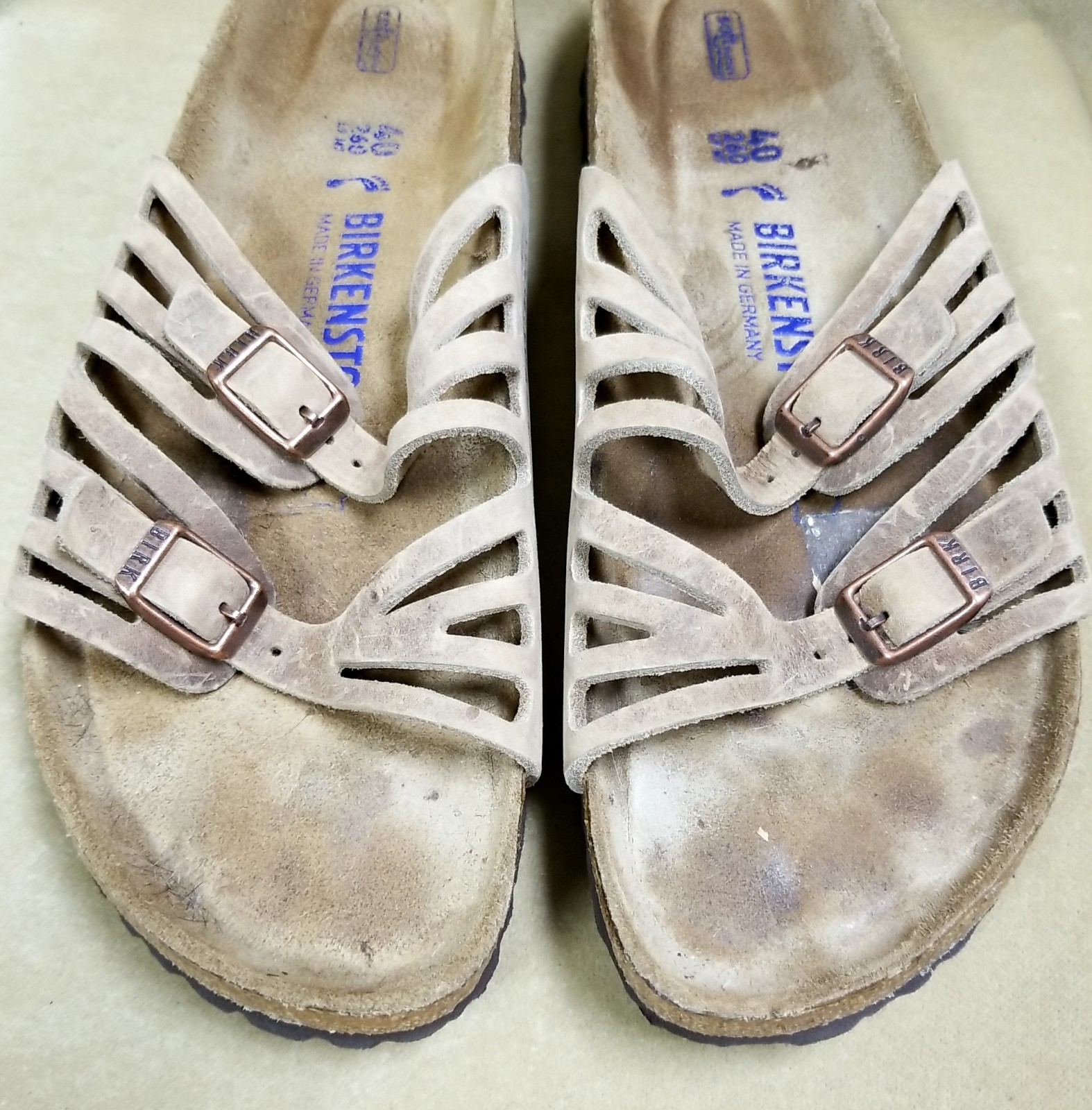 Birkenstock Tan Women’s Sz 40/9 Soft Footbed Sandals Brown Granada