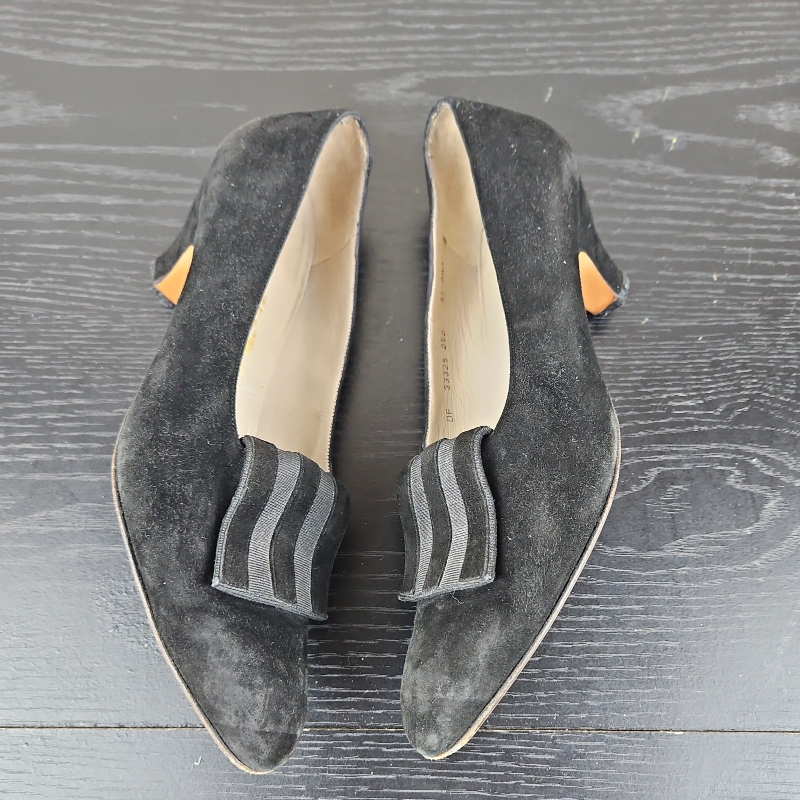 Salvatore Ferragamo Women’s Sz 6.5 AA Black Suede Hoes Heels Made In Italy