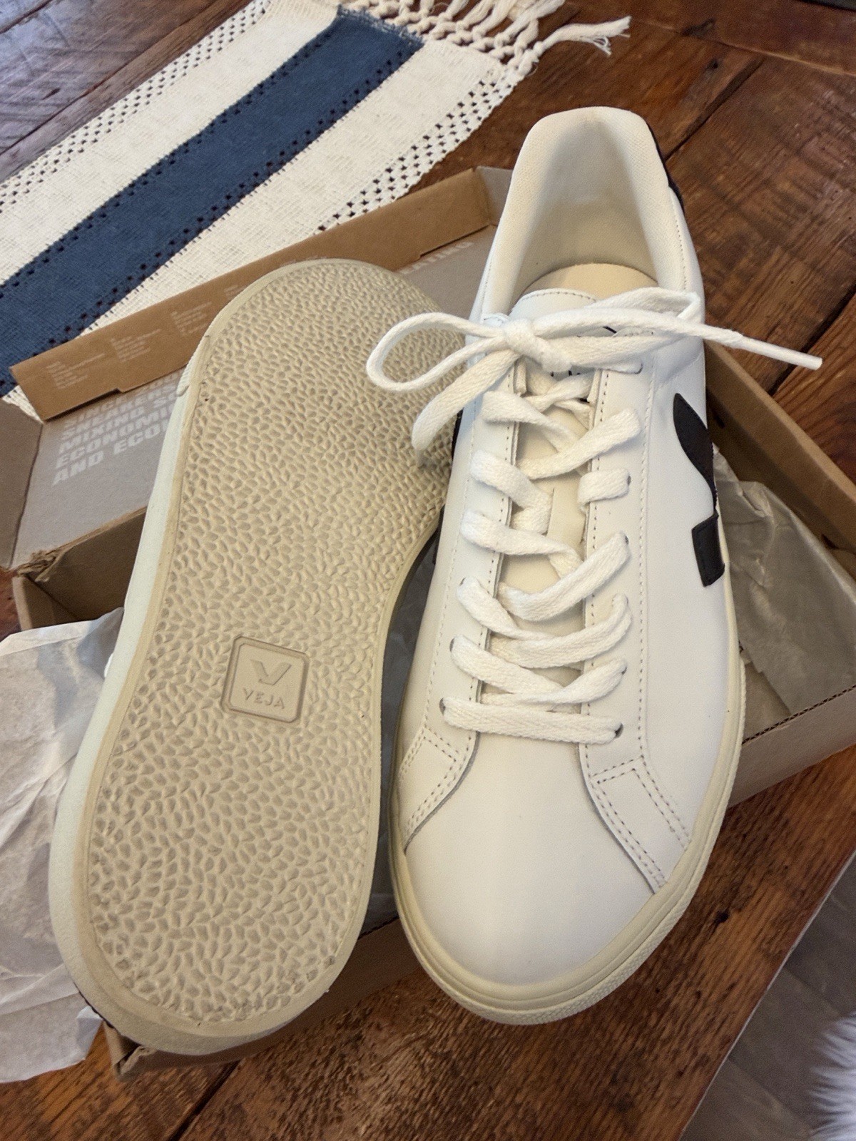 Size 8 – Veja Esplar Leather White Black W