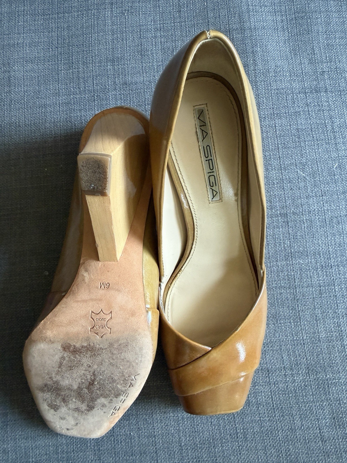 Via Spiga Glossy Cognac Patent Leather Peep-Toe Block Heels Sz 6