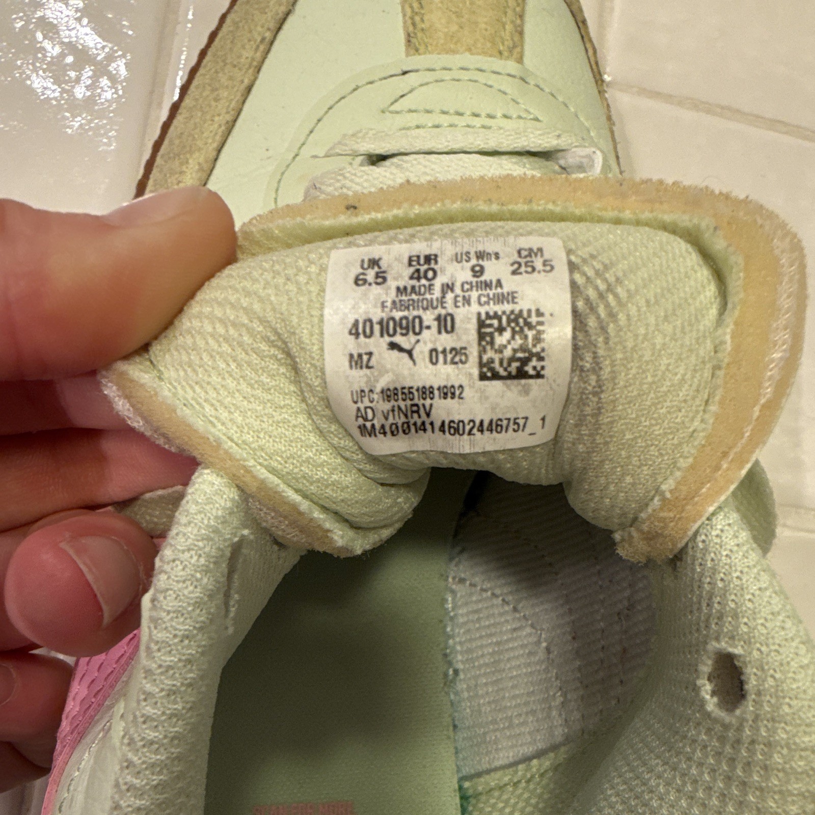 PUMA Green Pink Gum Rubber Sole Logo Lace Up Low Top Sneakers 401090-10 Women