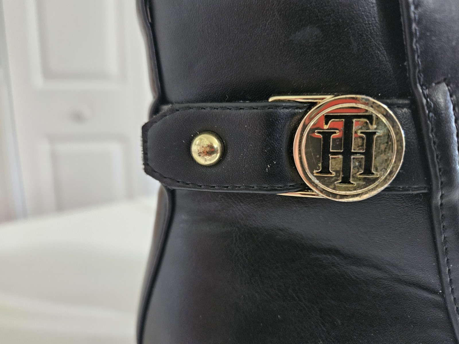 Tommy Hilfiger Womens Black Leather Ankle Boots Gold Logo Zipper Size 8M