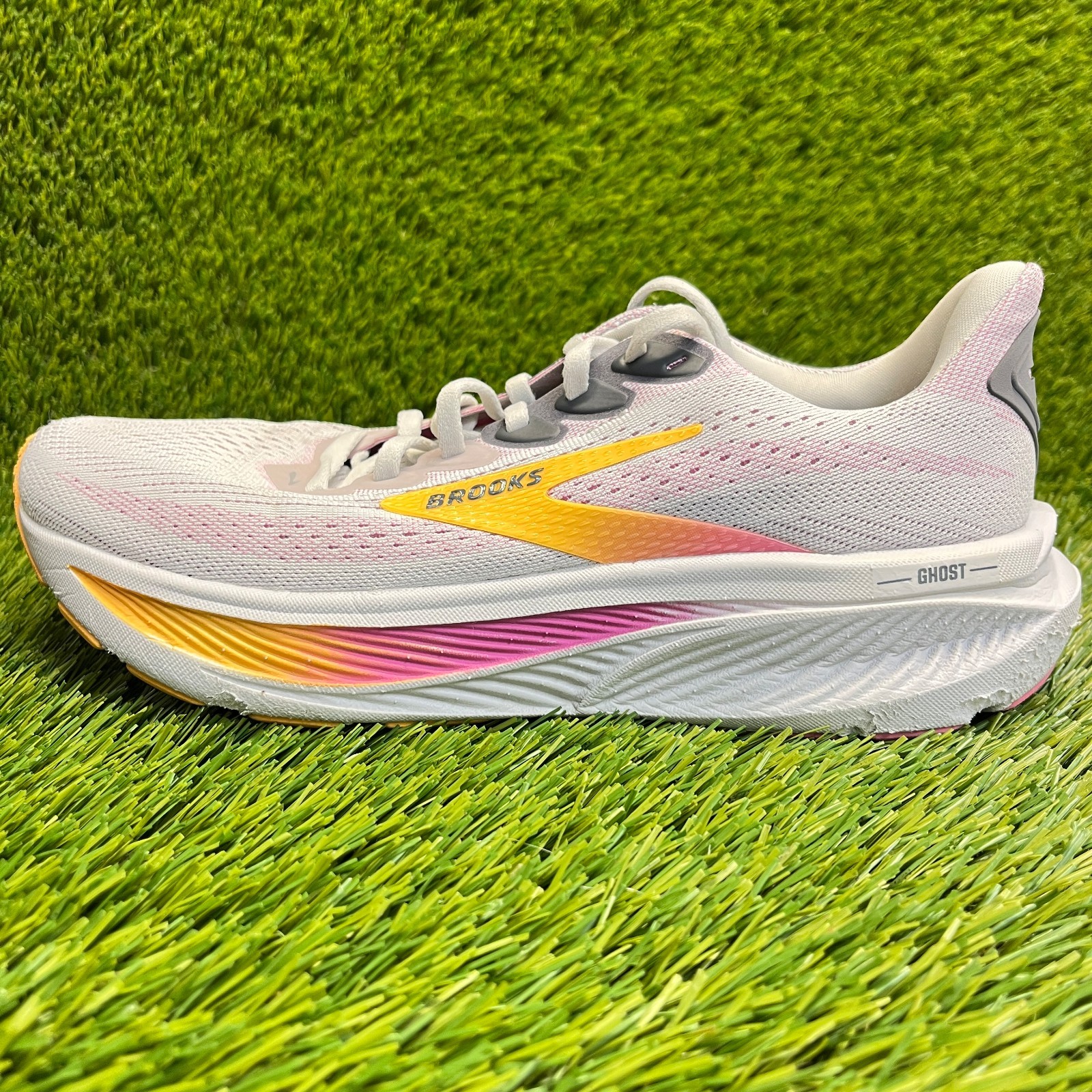 Brooks Ghost 17 Womens Size 9 Gray White Pink Athletic Running Shoes Sneakers
