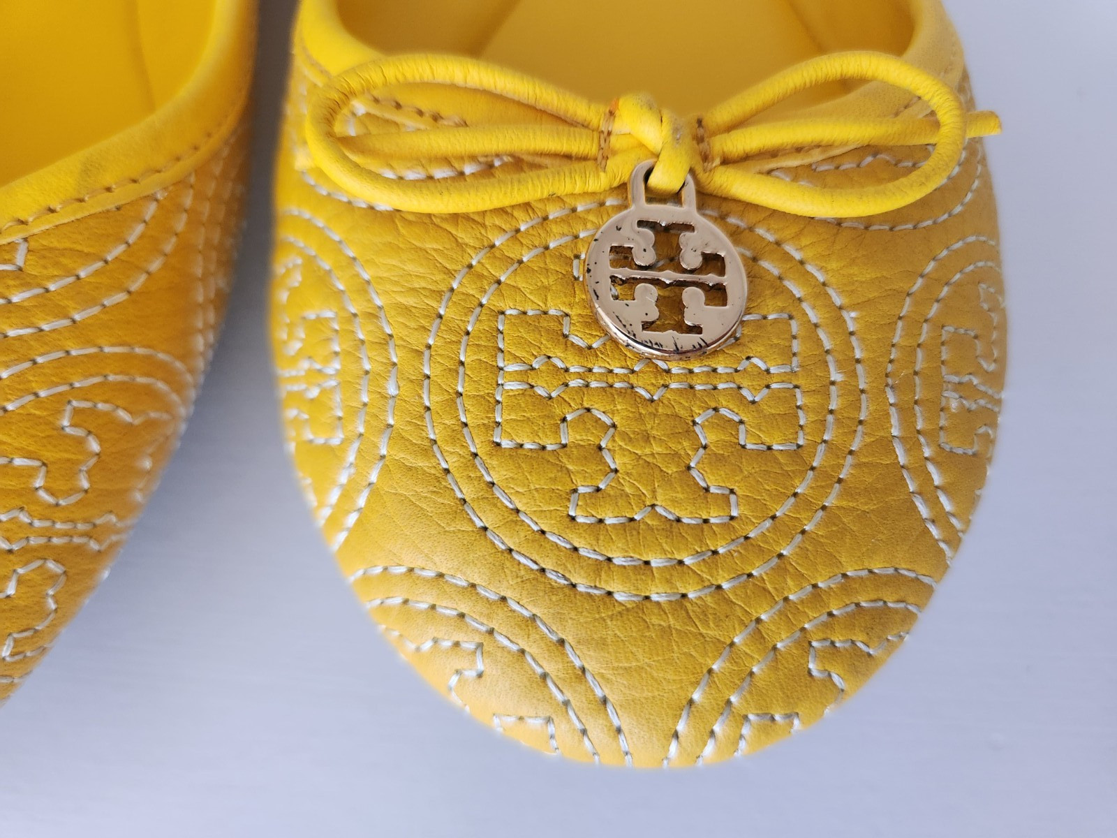 VEUC Tory Burch Womens Chelsea Yellow Stitched Ballet Flats Sz 8 M
