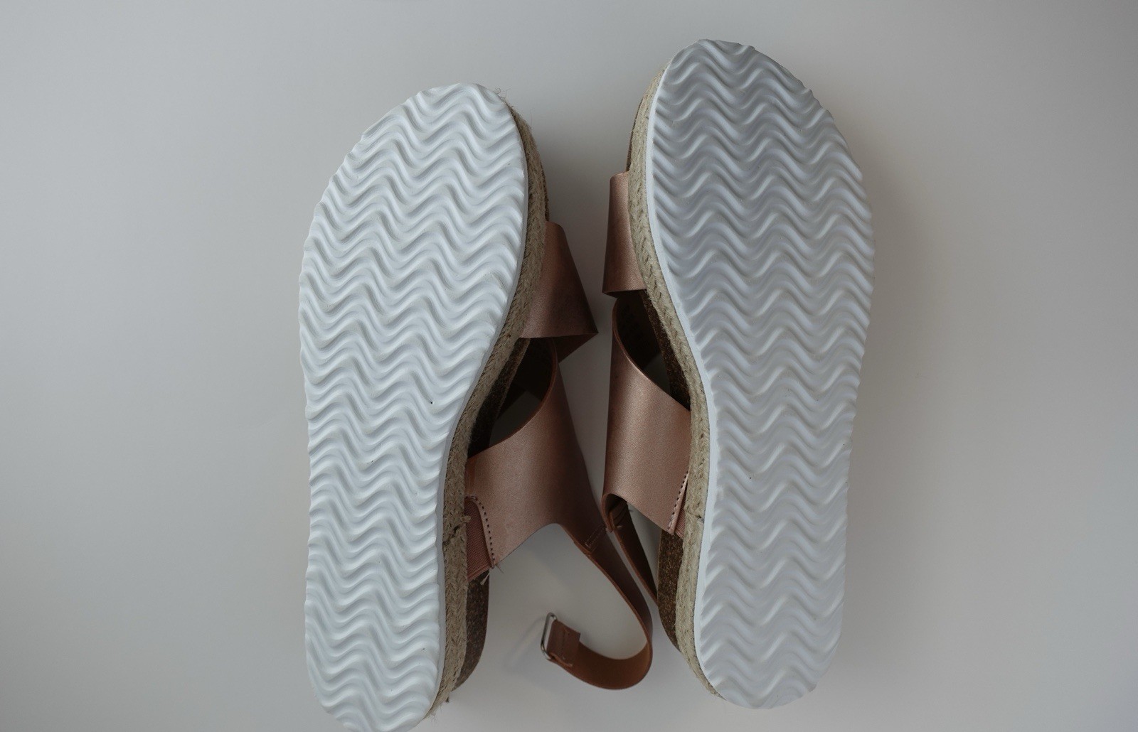 Secret Celebrity Women Rose Gold Espadrille Wedge Sandals US 11