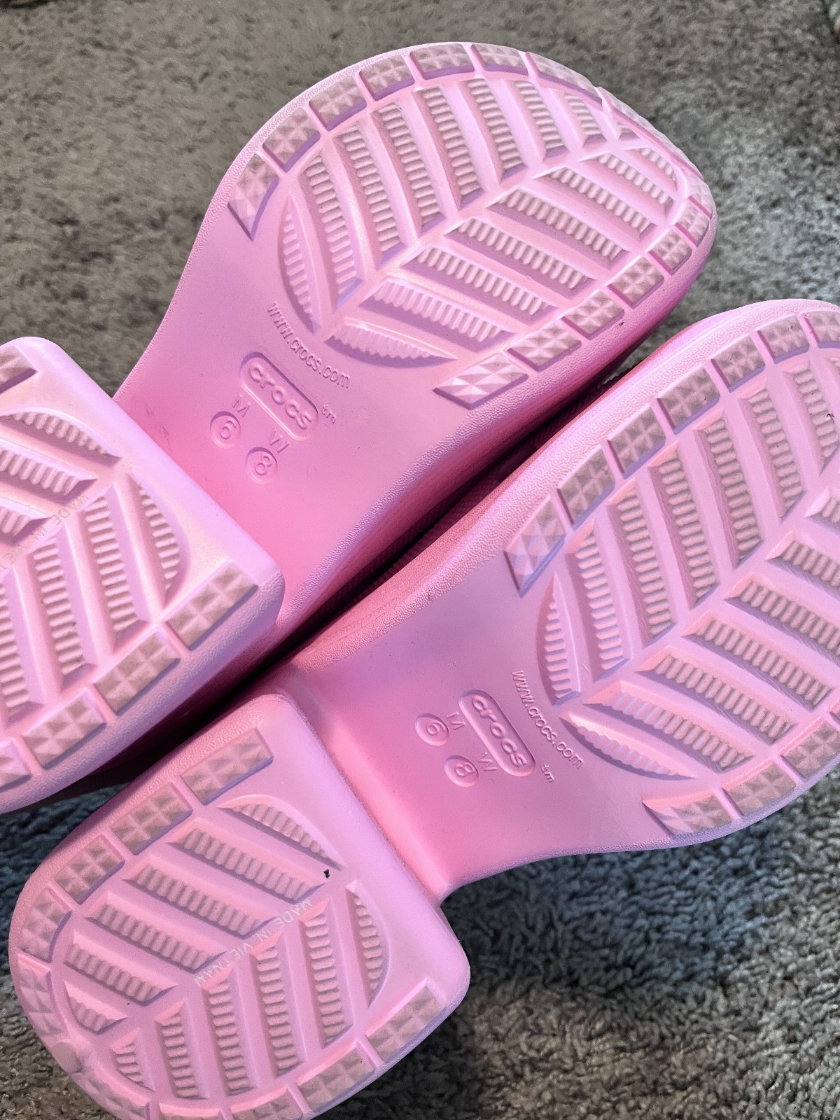 Crocs Pink Siren Bow Clog with Original Bow, Worn 3 times