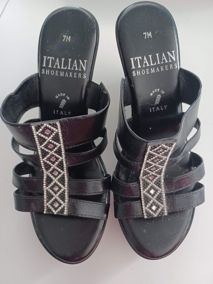 Italian Shoemakers Frankie Black Wedge Rhinestones 7M Made In Italy 2.75” Heel