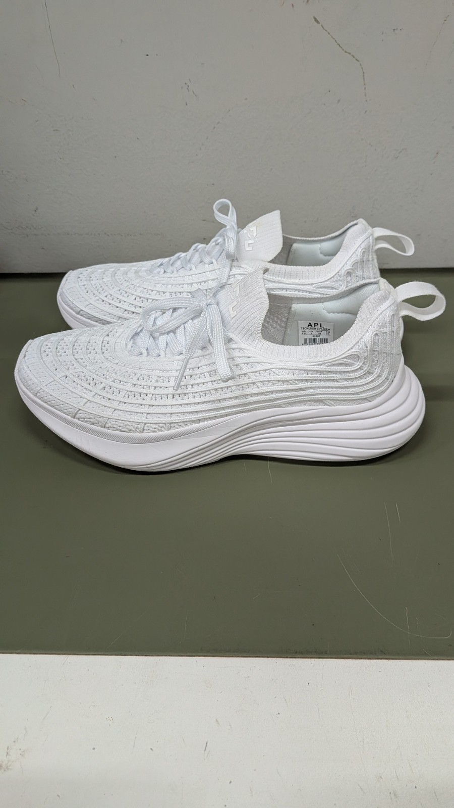 APL TechLoom Zipline W White Knit Lace-Up Low Top Athletic Sneakers Women