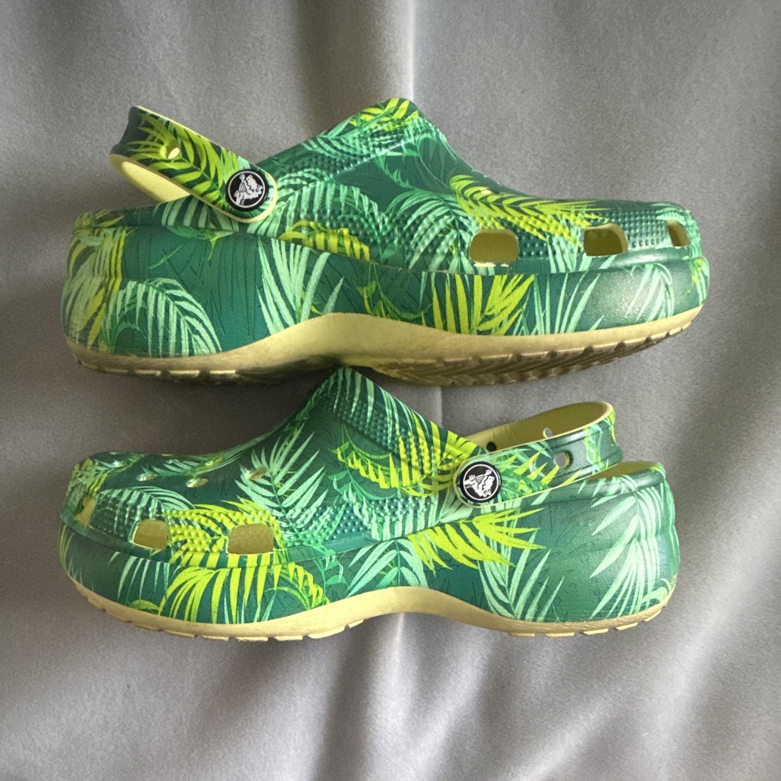 Crocs Classic Platform Clog, Palm Leaf/Tropical Print, Women’s 10