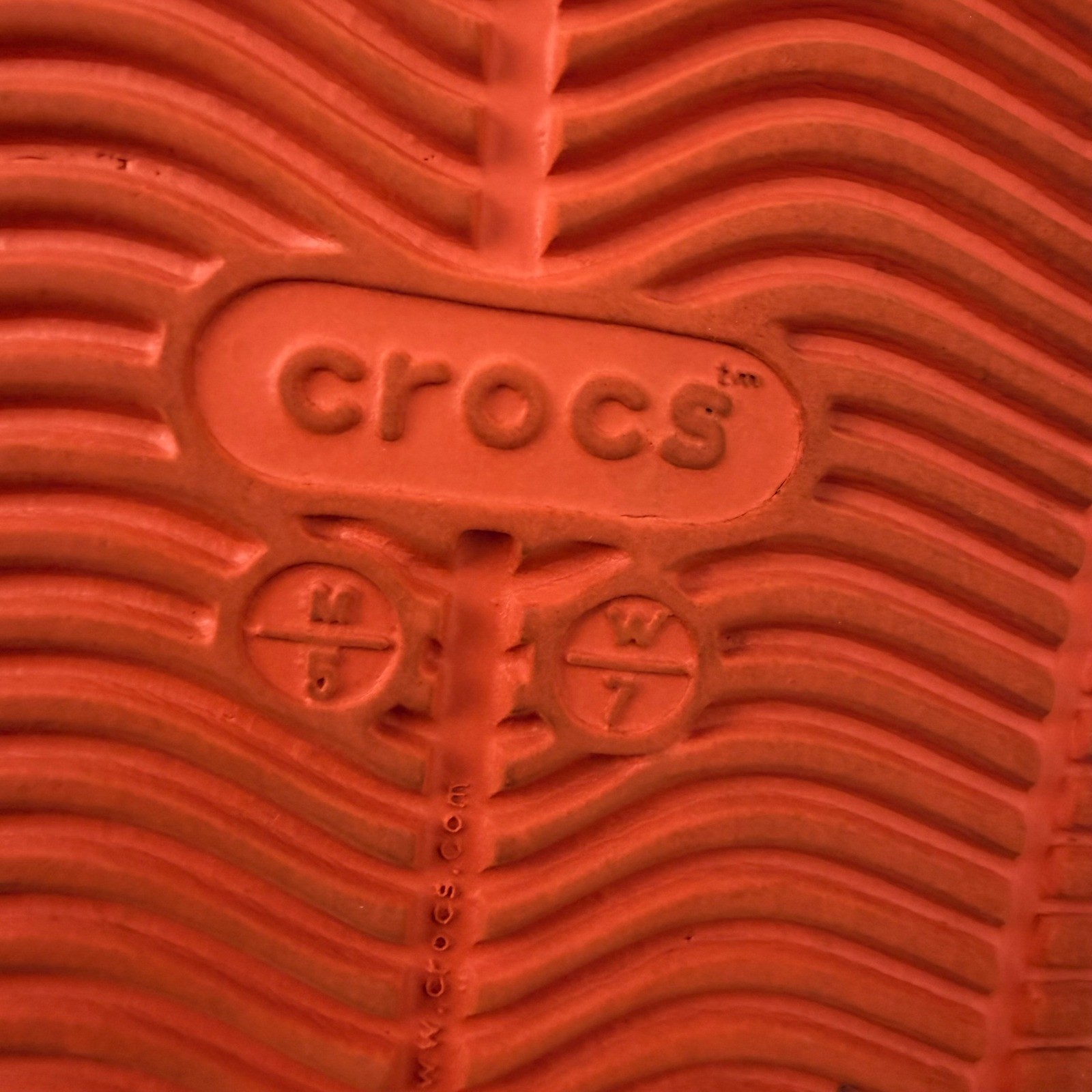 Crocs Bayaband Clogs Red Mens 5 Womens 7 Jibbitz Charms 205089-606