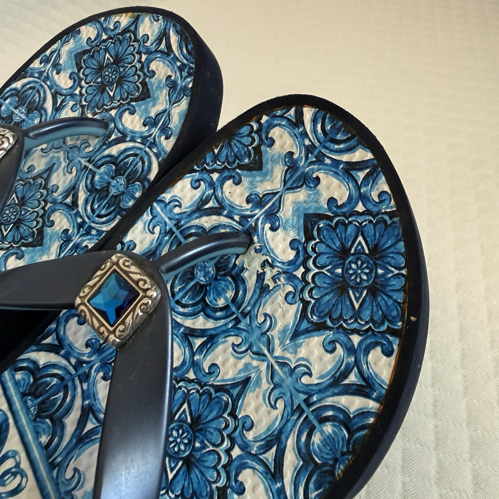 Brighton Platform Thong Flip Flops 10 Blue White Tile Print Sandals Jewel Luxury