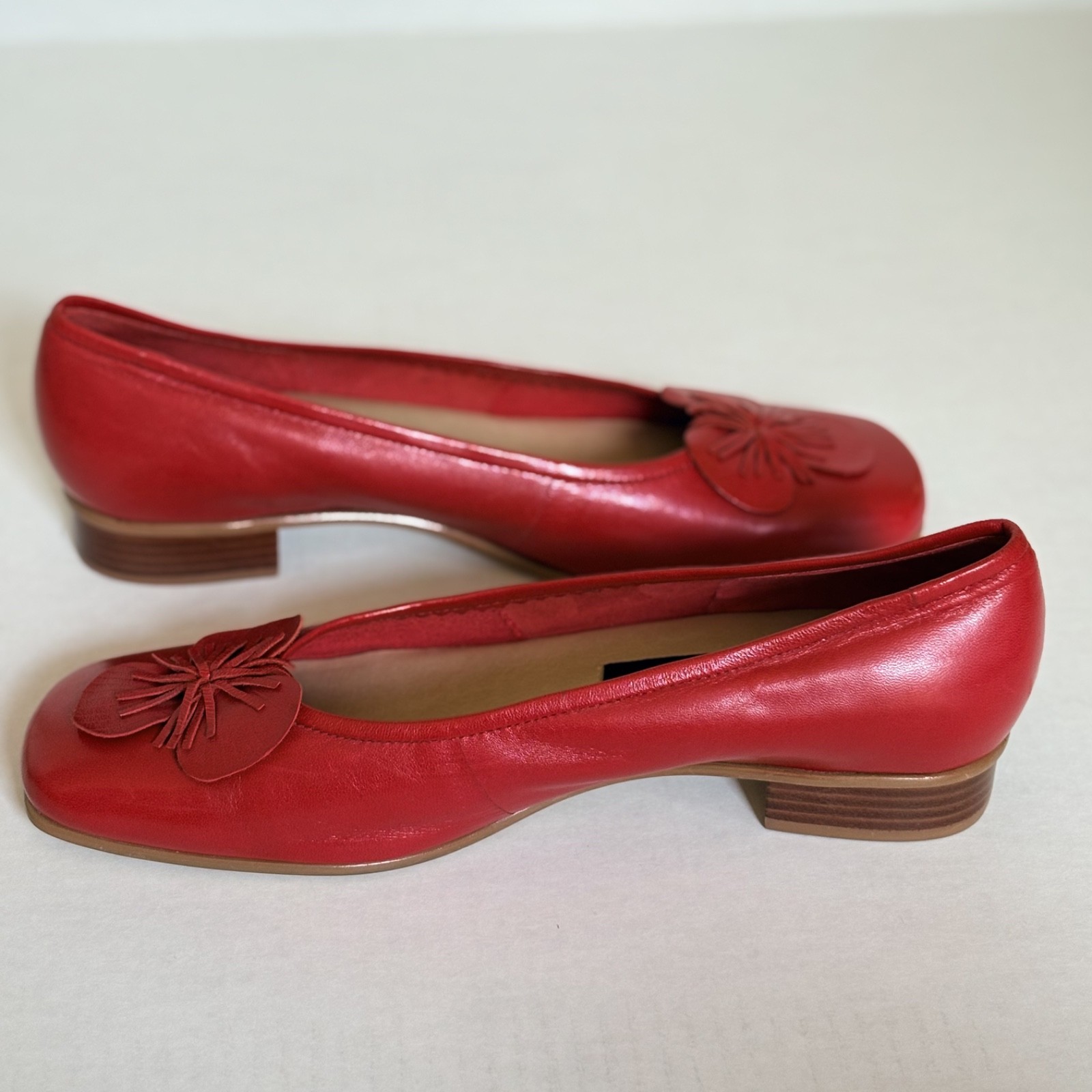 VTG Etienne Aigner Red Leather Ballet Flats 6.5 Rosette Classic The Gardener EUC