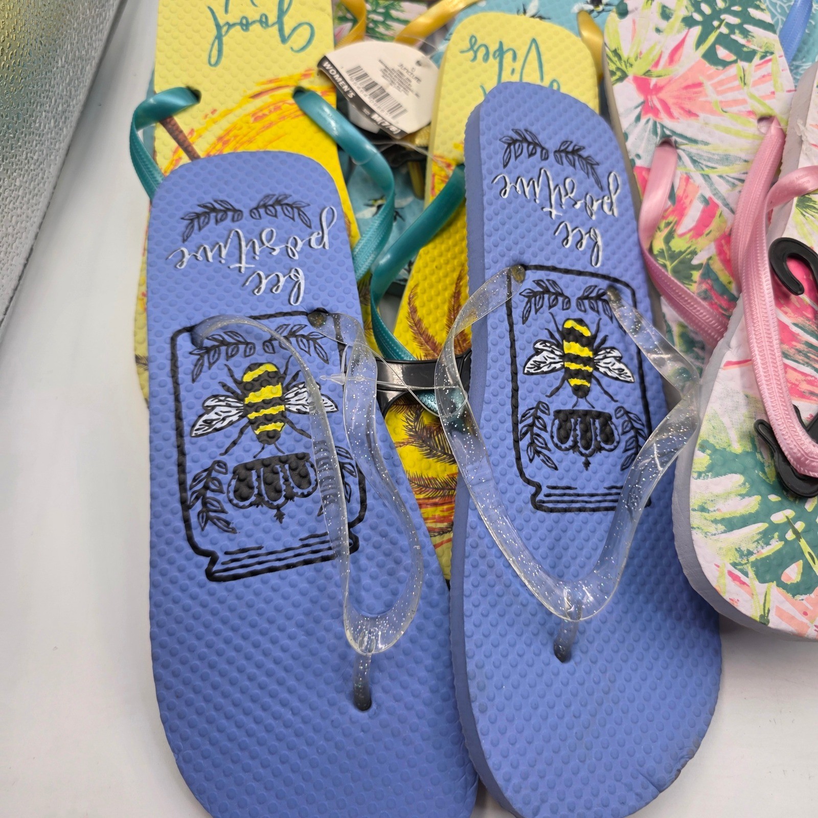 Lot of 10 Juncture Womens Flip Flops Sandals Summer Prints Bee Starfish NWT