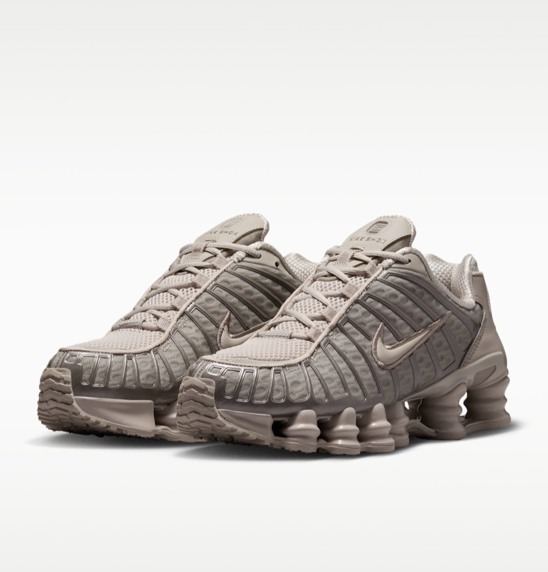 NIKE Women’s Shocks TL AR3566-204 Cream 2 Enigma Stone Cream 2